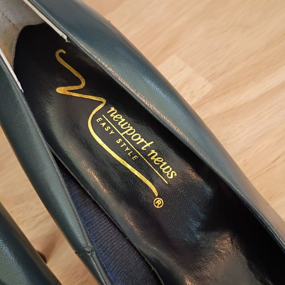 Newport News Easy Style Women's Fine Leather Blue Pumps Stiletto Heels 7.5 Wide - Picture 6 of 11